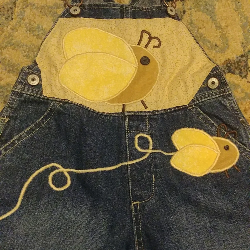 Rare Vintage Oshkosh Bgosh Vestbak With Bees Ruffles On Hem Of Overalls